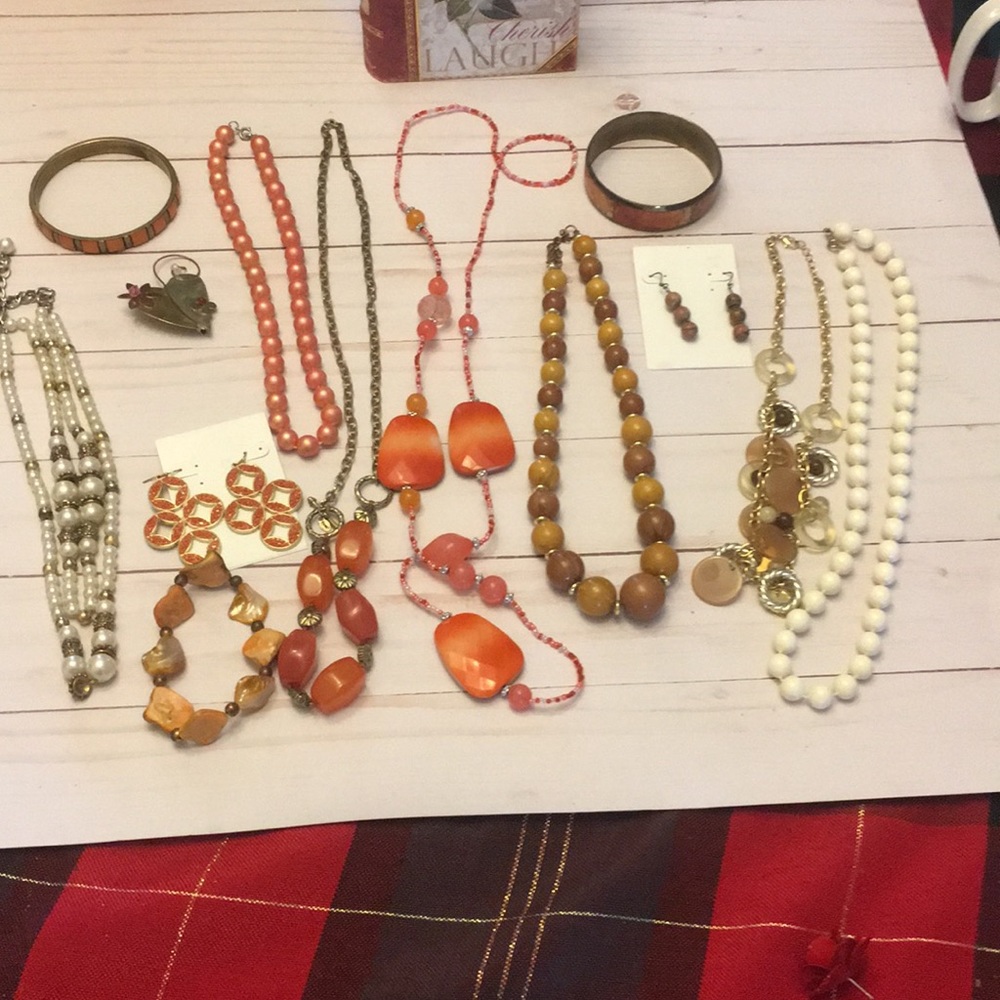 Jewelry - Picture 3 of 8